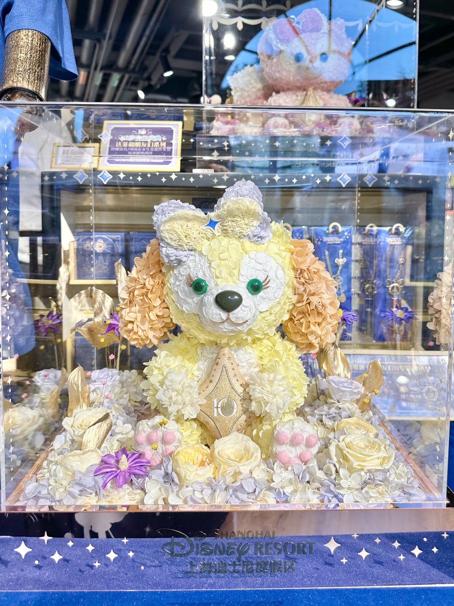 stella_nuuu's tweet photo. プリザーブドフラワーで出来たクッキーちゃんとリーナちゃんが新発売してるよ〰︎💐✨

お値段なんと、3,999元（約94,000円）🤣🤣🤣
クキリーナヲタの皆様どうですか…❣️

ルーちゃん出てなくて本当によかった🥹w https://t.co/Ve6H5SP6t6