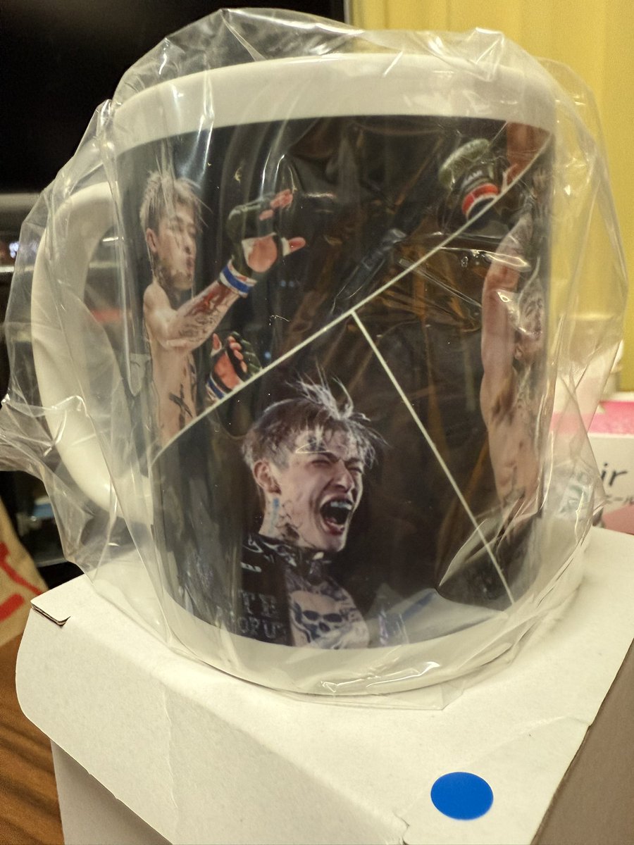 chopa_mma_rizin's tweet photo. さて、タイから戻ってきたのでフォロワーさん限定プレゼント企画やりますか！

今回の🎁は平本蓮選手のマグカップ☕️

⚠️応募要領絶対条件
横島加奈さん @rizin_kana をフォローしてること☺️

今週の土日のどちらかで平本蓮選手に関する問題を投稿します！
1番最初に正解を記入した人が当選者✨ https://t.co/jmRtU7oqs9