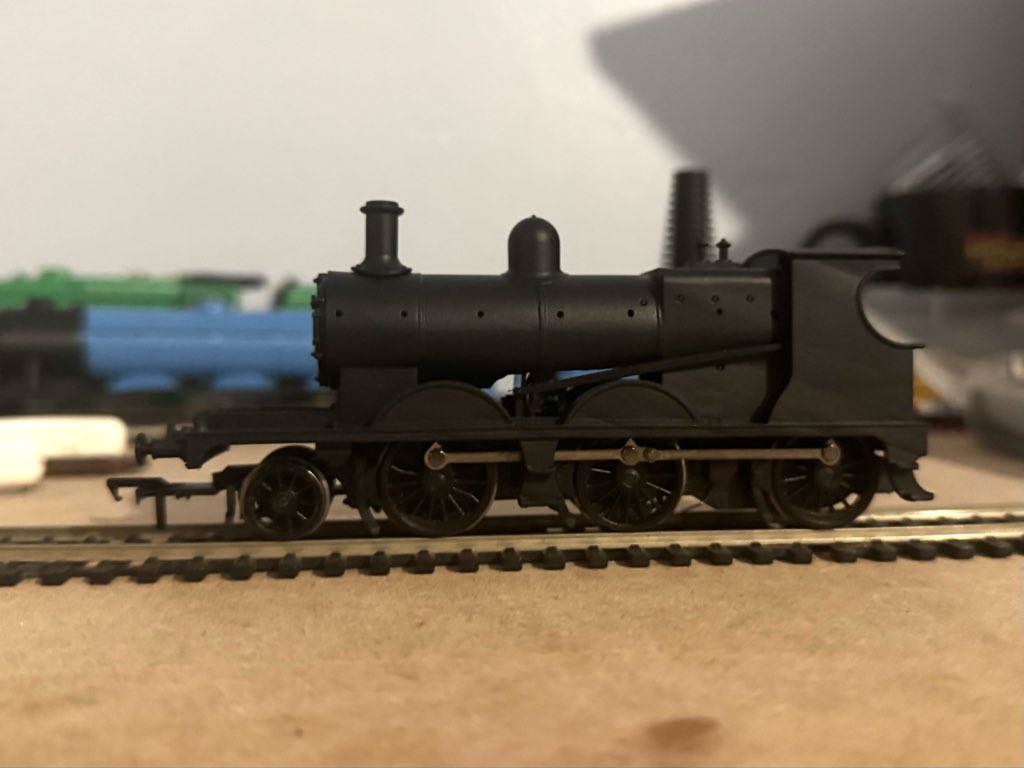 james12roe's tweet photo. Grabbed a short pony from a bachmann 45xx cut down a little https://t.co/xL650kSLpe