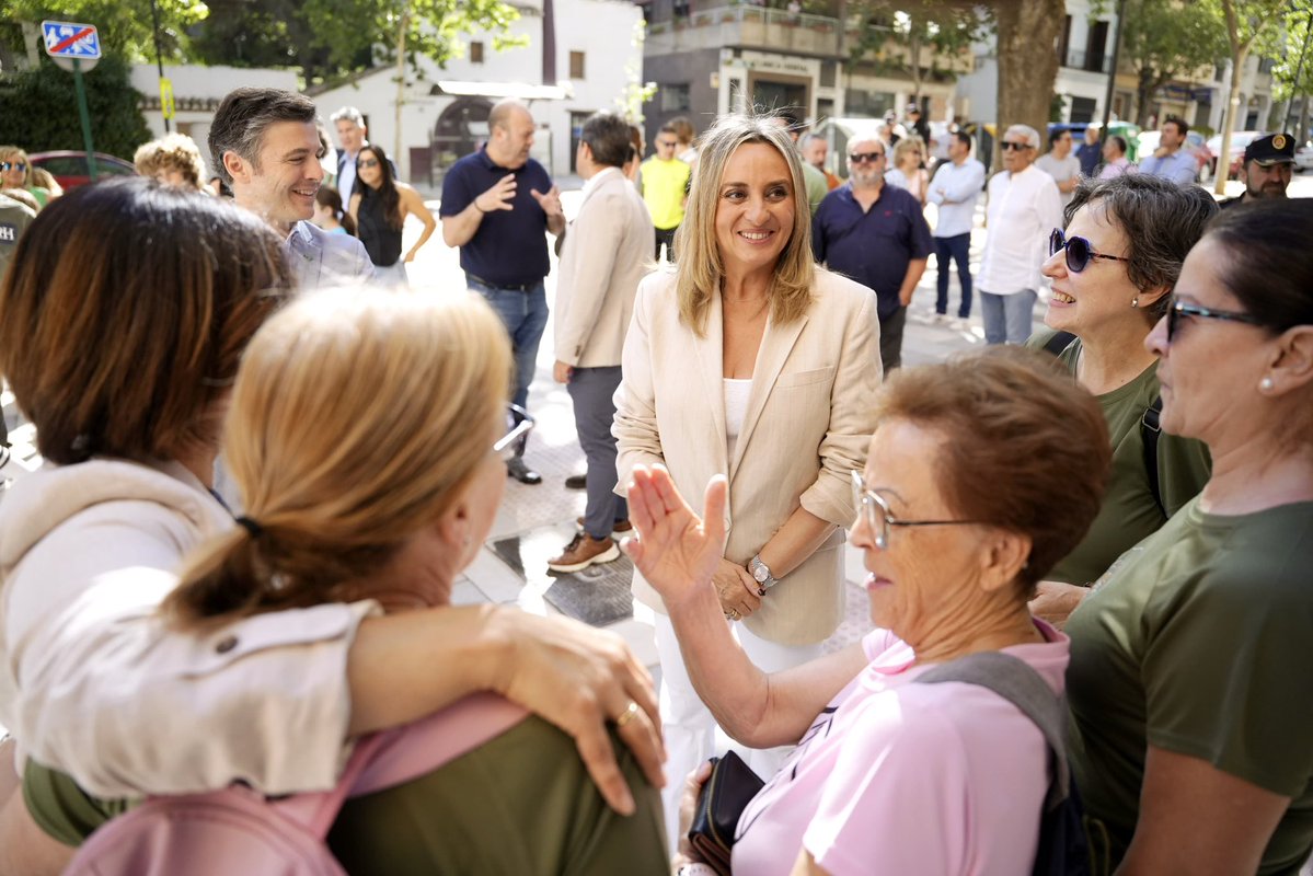 marifrangr's tweet photo. 🌳 La nueva Avenida de Cervantes ya es una realidad, varios meses antes de lo previsto: 440 metros de paseo peatonal, que ha renovado la red de saneamiento y que prolonga el Paseo del Salón hacia el distrito Genil: 29 árboles más, zona infantil inclusiva, parque biosaludable y más de 180 plazas de aparcamiento incorporadas.
Una inversión de 3,4 millones de euros para transformar esta avenida emblemática.  #GranadaParaVivir #GranadaMejora