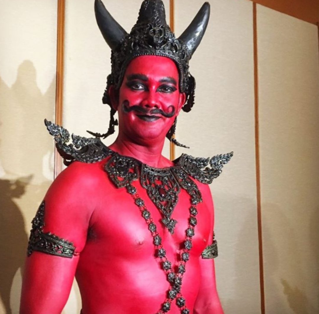 GjNatthaka22512's tweet photo. : อยากมีแฟนเป็นยมทูตว่ะ

ยมทูตสมัยนี้.                       ยมทูตสมัยฉัน

The Grim Lover Q3

#รักลืมตายQ3 https://t.co/z96vokjMKb