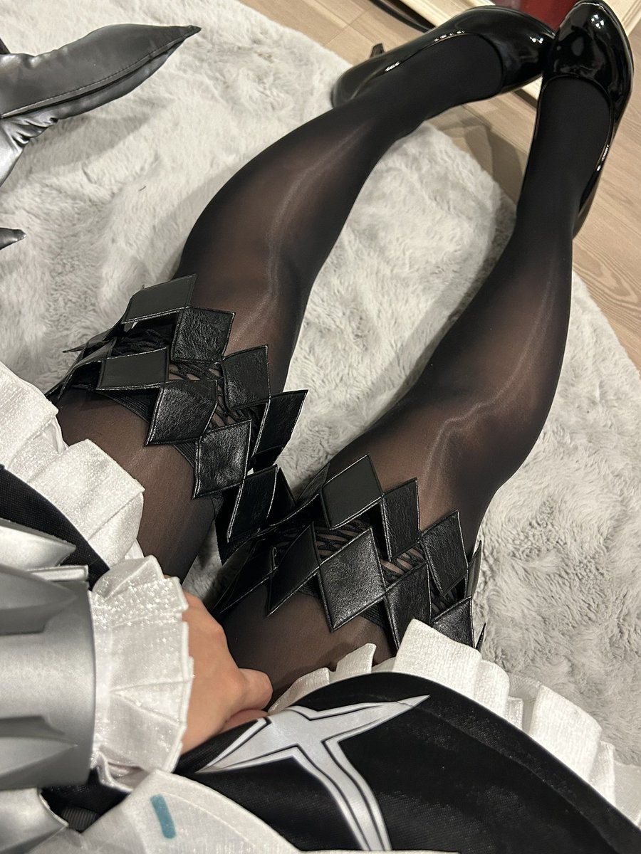 amane_cos's tweet photo. ストッキングのテカリ具合が最高すぎる https://t.co/Cny5aCyhFq