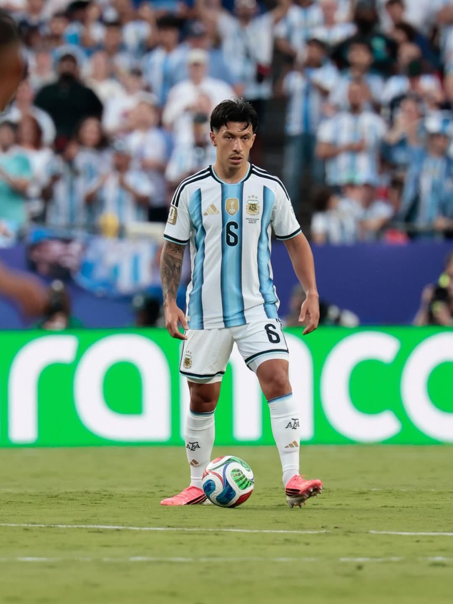 centredevils's tweet photo. 🚨🚨| Lisandro Martínez vs Algeria:

90 minutes
75 touches
64/67 completed passes
4 clearances
3 recoveries
2 tackles
100% duels won
0 dribbled past

💪🏻💪🏻💪🏻 https://t.co/mlzsvb0HVS