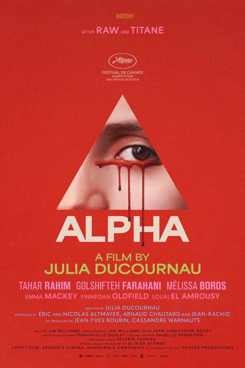 Joan1986_'s tweet photo. ALPHA (Julia Ducournau, 2025). Consigue momentos e imágenes que se te quedan grabados en la retina. Un drama familiar que indaga sobre la enfermedad, la drogadicción y los cuidados, profundamente triste, de metáfora sencilla (algo repetitiva), pero extrañamente bella. Muy bien. https://t.co/1waCJNev3D