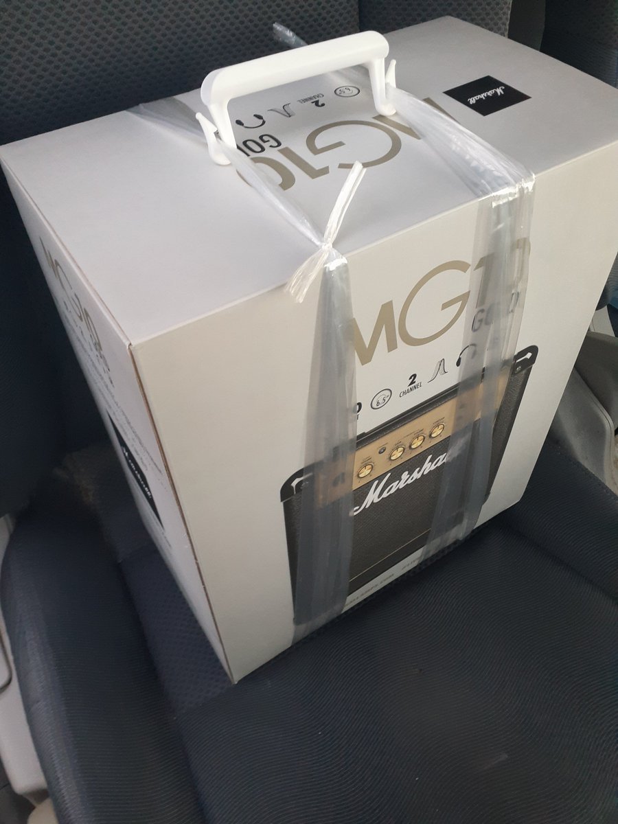 D345769404's tweet photo. ヒャッハー、試奏からの購入！思った以上に良い音だった。やはり小さくてもマーシャルだわ https://t.co/1MxRXRq3je