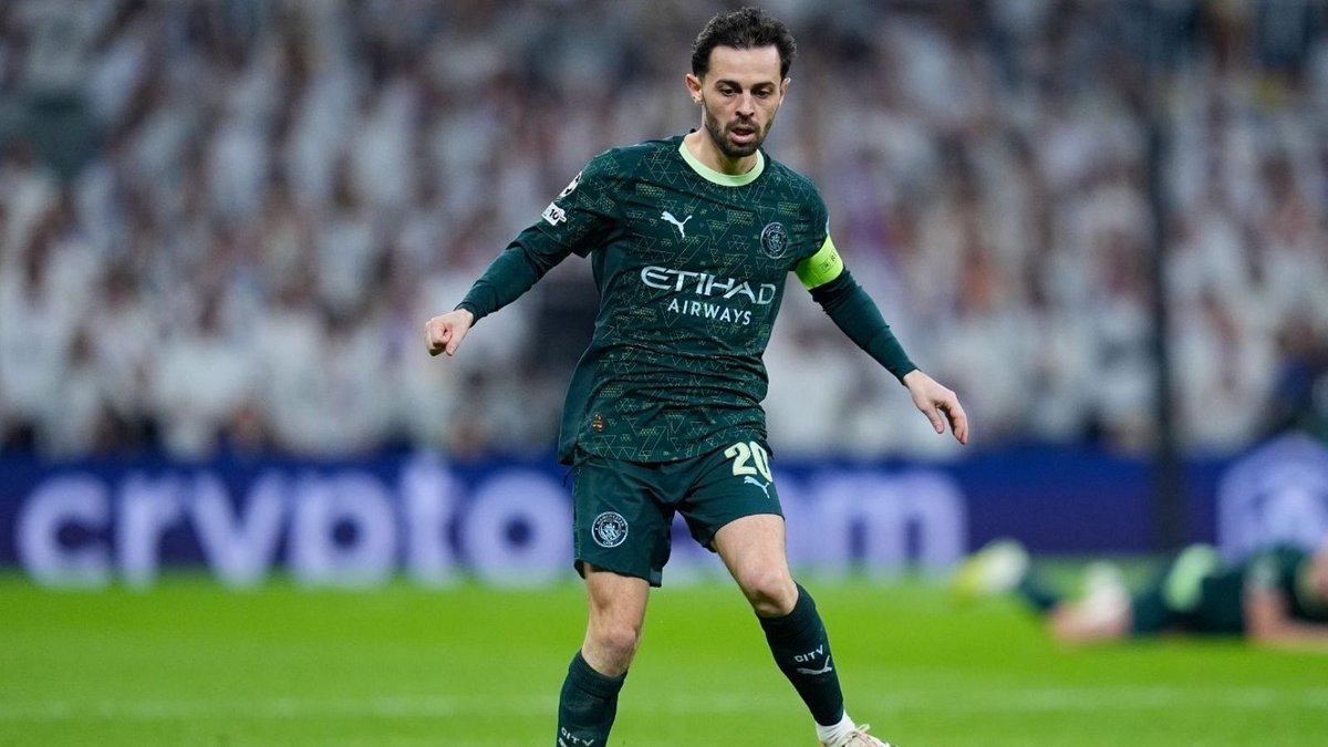 rtve's tweet photo. Bernardo Silva ficha por el Real Madrid para las dos próximas temporadas.

🏳️ El mediocentro portugués llega como agente libre hasta el 30 de junio de 2028.

https://t.co/1NcRg5gwFo https://t.co/zxTQZ9LFbA