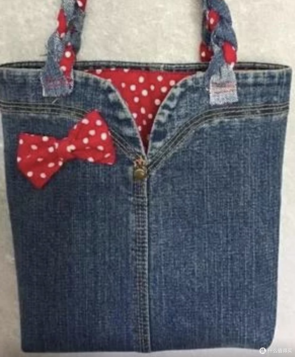 JeffFredrick1's tweet photo. Turn old jeans into a trendy crossbody bag in 10 mins! No fancy tools needed—just scissors u0026 thread. #UpcycleStyle https://t.co/abnT4SLxej