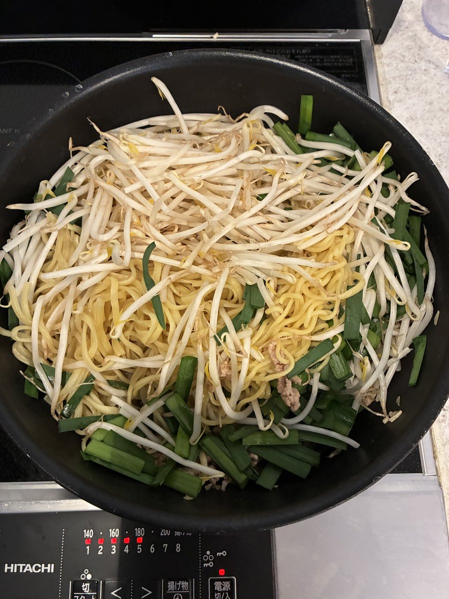 okkey_coaching's tweet photo. #パパのおしごと 

🥘料理🥘

✅台湾焼きそば
✅きんぴらごぼう

を作りました💡

野菜を切る工程が一番大変💦 https://t.co/e3TWvLPMLP