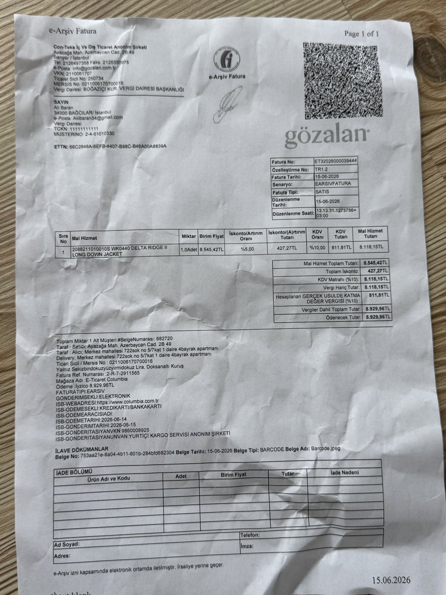 baranbarangs's tweet photo. İnternetten Aldığımız ürünün üzerinde ambalaj, etiket ve fiyat bilgisinin olmaması bizi endişelendirdi  ayrıca mont inanılmaz kötü kokuyor giyilmiş gibi #dünya markası  #colombia #con-tekstil https://t.co/L6BTqF28S3