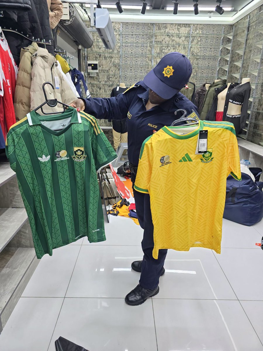TheInformerNew1's tweet photo. Counterfeit goods worth R10 million seized in major Bellville raid https://t.co/UjEsV1PUGk via @The Informer https://t.co/VS5340zDjt