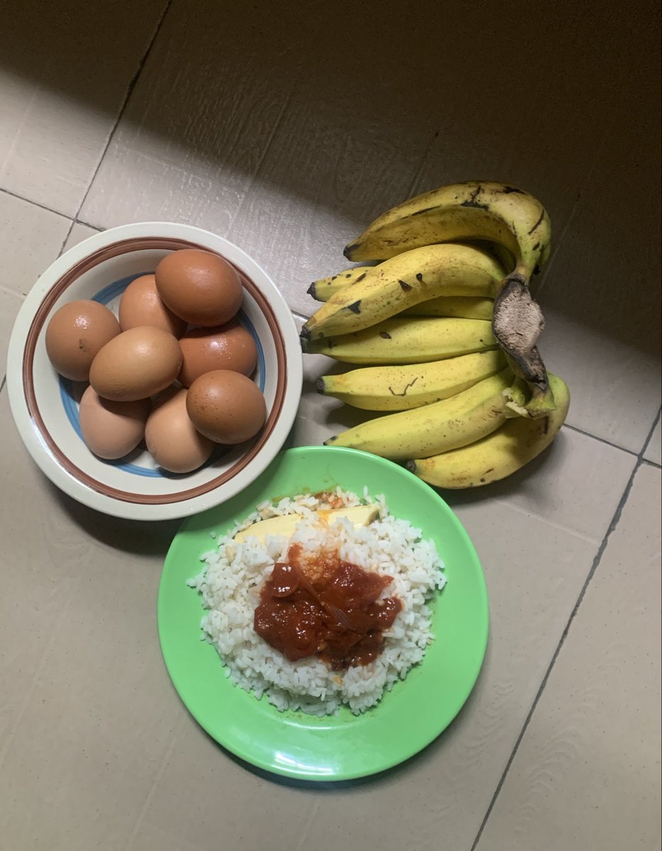 Emmachuuks's tweet photo. My meal as a struggling gym Bro trying to build muscles, 100g of protein bagged 
Let’s see your 100g of protein meal. https://t.co/4miYYEzyxv