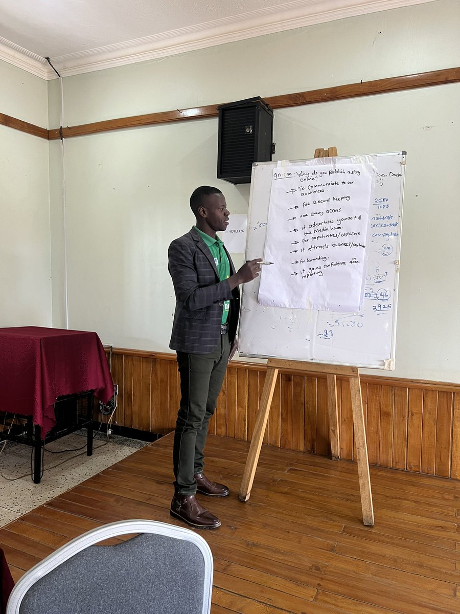 RadioComnetu's tweet photo. “Before joining Comnetu, I lacked confidence in writing stories for online publication. Now, after attending several Comnetu trainings, I can independently write and publish any story online,” says Ali Lukomo, journalist at Ssebo FM during a presentation. #ComnetuMediaTraining https://t.co/lQshL2Q9wn