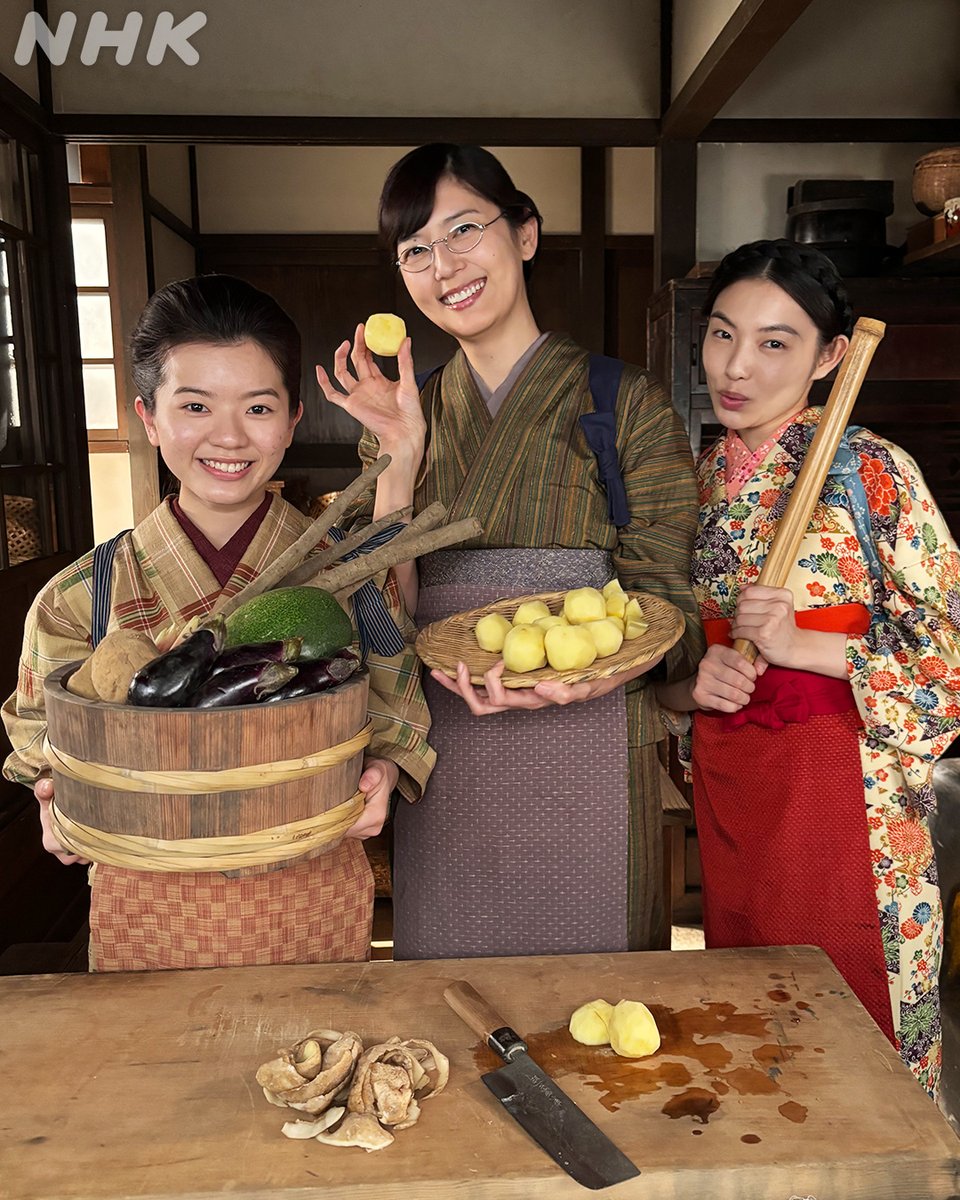 asadora_nhk's tweet photo. 卒業したら、看護婦を辞めることに決めたしのぶと喜代。
それぞれ次のステージに。

いつかの寮でお料理シーンの合間の菊池亜希子さん、木越明さん、原嶋凛さん。（具沢山スープを作っているお三方）

👇しのぶ・喜代・トメの進路は…
https://t.co/CBxQnw4RvU

#朝ドラ #風薫る
#風薫るオフショット https://t.co/mESyDmNMuP