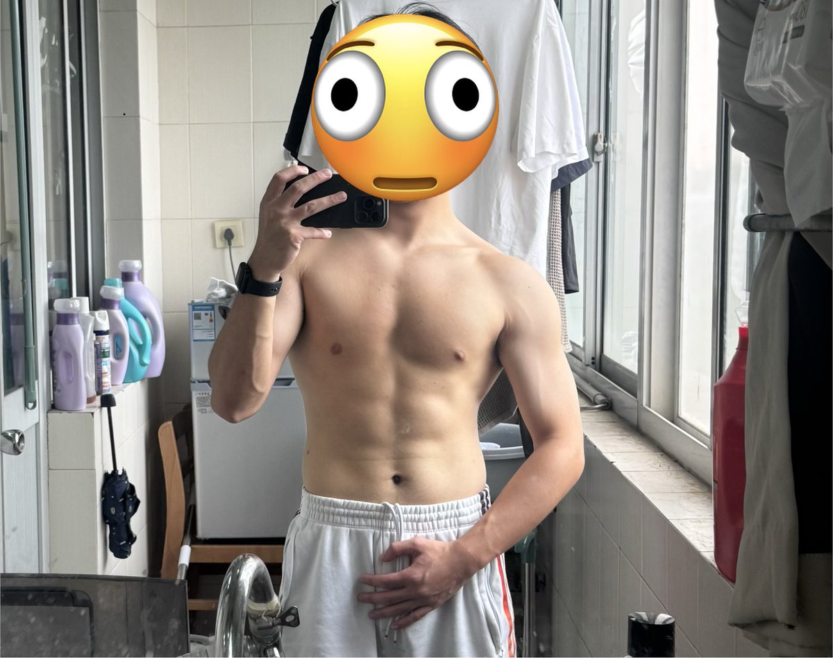 hukailidebaba's tweet photo. 从六月开始真的是事情太多了，都没怎么锻炼🫪🫪🫪有点相似了 https://t.co/8P0od0WknA