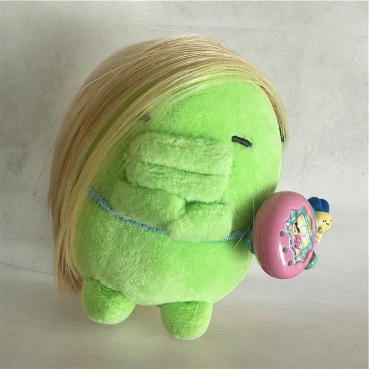 chai_mimi2's tweet photo. 金髪が似合うねくちぱっち💚
ギャルみたいで可愛いw https://t.co/oUBsqu338g