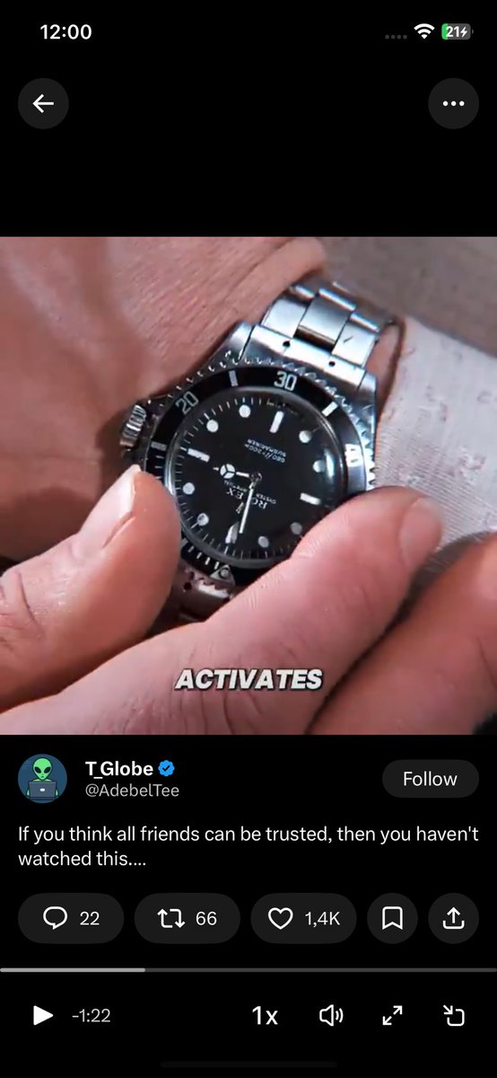 UtdTeekay's tweet photo. @AdebelTee You think this is a Patek? Even though it’s clear as day that’s a Rolly👀 https://t.co/6Wq1DAzHnI