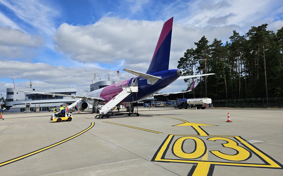 SzczecinAirport's tweet photo. Od dziś loty @wizzair do @Oslolufthavn również w środy!😍
✈️🇳🇴Od teraz #LatamzeSzczecina na główne lotnisko stolicy Norwegii w każdy poniedziałek, środę oraz piątek.
💸Ceny promocyjnych biletów zaczynają się już od 68zł.🔥
Sprawdź➡️ https://t.co/iCeUJV5vIQ
#flyWizzAir #SZZOSL https://t.co/Vk2GeF1QHg
