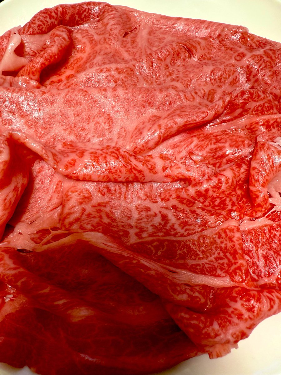 chiikawa_k_'s tweet photo. 今半でお肉買ってきた
すき焼きにする https://t.co/pJhTR6wOvW