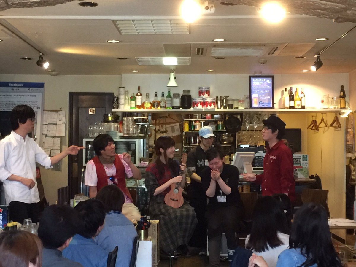 haramasa1028's tweet photo. #縁明リブリブリブ のオープニング曲『踊り』は10代からの付き合いの同期、関森絵美ちゃんの歌。

絵美ちゃんは10年以上前のリブ・リブ・リブ初演の妹役も演じていました。
『踊り』を聴くと、彼女の声が響いたあのみんなと居たカフェが蘇ります。

是非観劇の記念に(*^^*)🎶
https://t.co/8Wbglj4WLU https://t.co/by2AcjtNYb