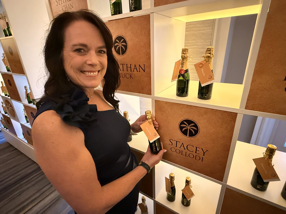 collodi's tweet photo. We wrapped up Stacey’s Top Performer event last night with the Gala event to recognize each of the award winners. 

It made me proud to watch on as Stacey was recognized as a peer among the best-of-the-best in Marriott. 

She’s pretty awesome and looked gorgeous last night. https://t.co/zWwdp3vYoi