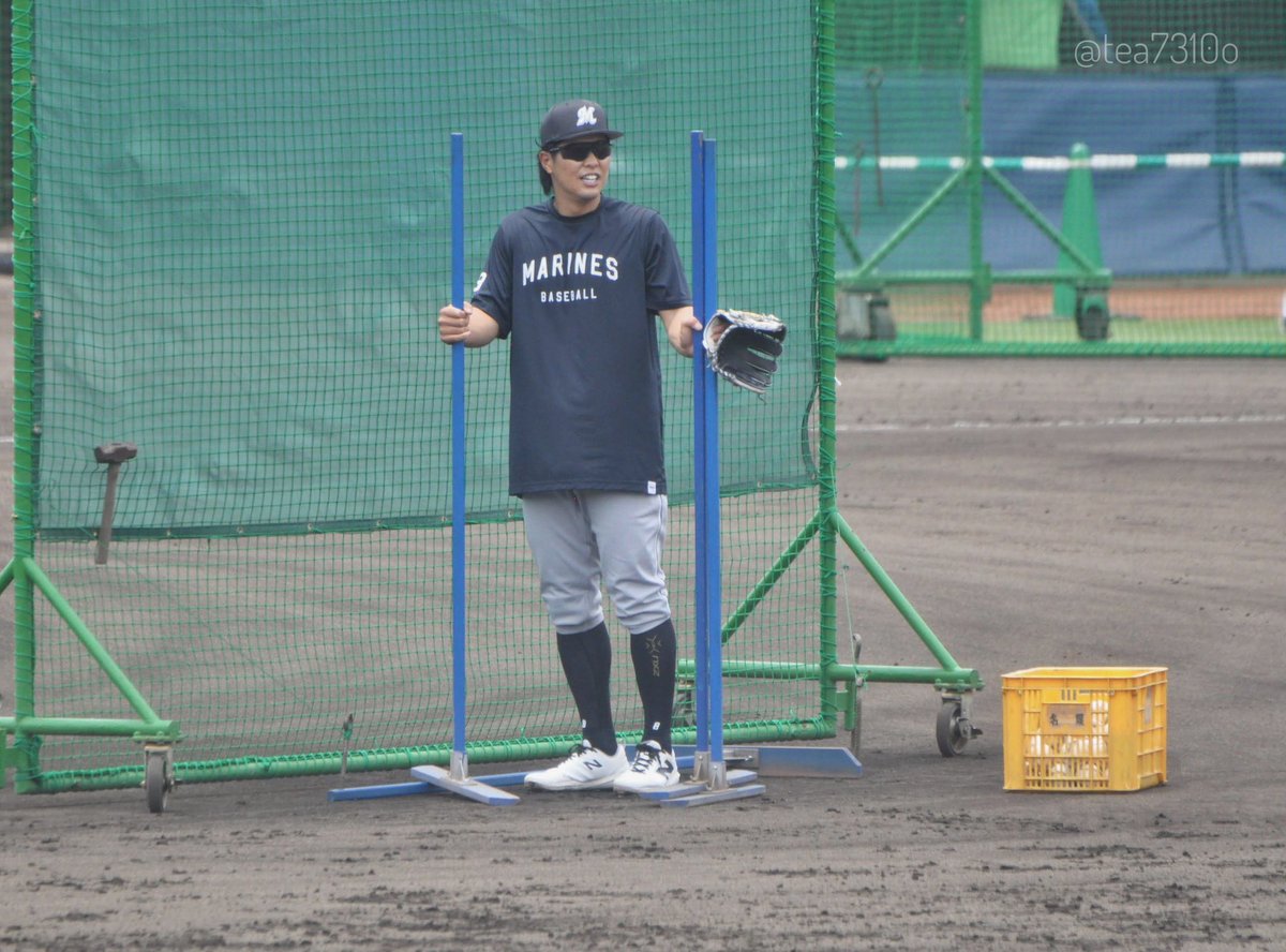 tea7310o's tweet photo. 2026/06/13 鎌ヶ谷
セカンド練習最初にあがってまだ練習してる2人のトンボ持ってにこにこしてたのかわいすぎた😭

#chibalotte
#中村奨吾 https://t.co/JJPA0ApiiD