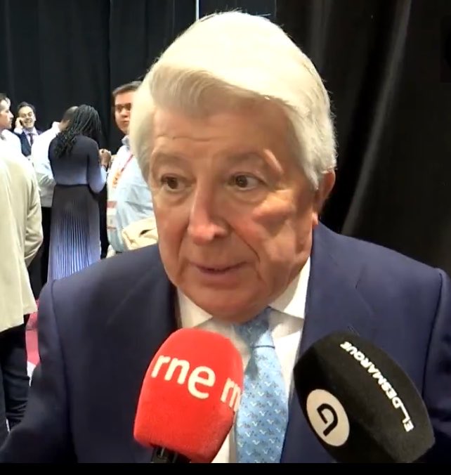 theMadridZone's tweet photo. 🚨 Atletico Madrid President Enrique Cerezo: “Yes, the offer from Real Madrid of Florentino Perez for Julian Alvarez had ARRIVED and you already know what was said to Real Madrid.” @DeportesCuatro https://t.co/WopSVCFqBs