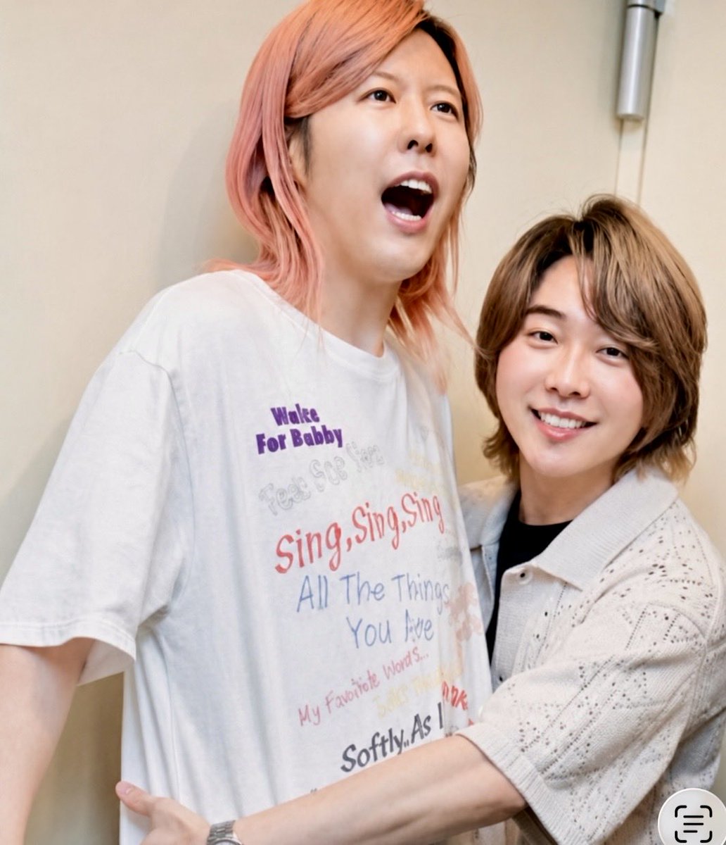 jlKyKTI9N613337's tweet photo. もっくんはニノから何かを託された
その重圧感と強大なプレッシャー、嵐に対する喪失感により止まらない涙
混迷の中で涼ちゃんに救いを求めその存在に支えられ・・・
そんな気がしてならない
#MrsGREENAPPLE  #大森元貴
「涼ちゃんはすっごいたくましい顔してた」 https://t.co/C1hJ3dSxw0