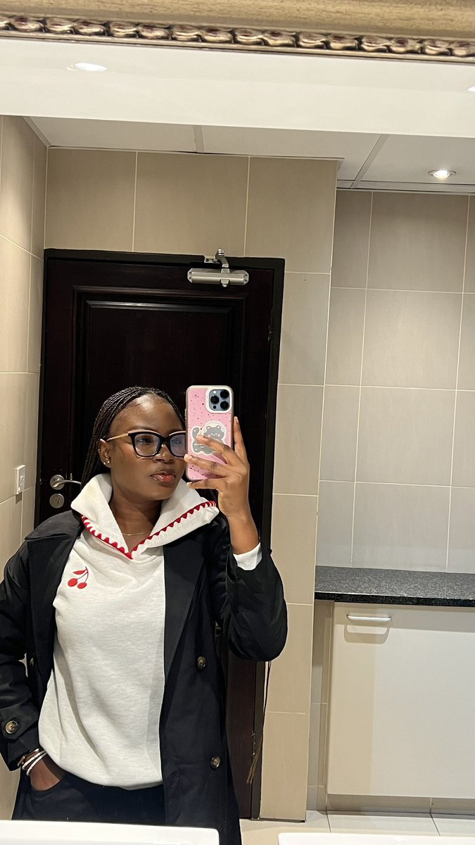 _purple_choco's tweet photo. Egbon mi!!
Biggest Dr sophy 🚀🚀
Happy happy birthday sissy 
I wish you length of days and long life 
I love you from my brain 😍😍 @bello_sophiat https://t.co/EMHVNKNoj8