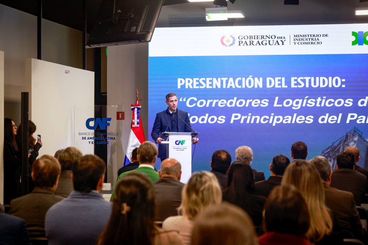 mriquelme1's tweet photo. Paraguay está dando un paso decisivo hacia una nueva Revolución Industrial 🏭🇵🇾

Con apoyo de la CAF, presentamos el estudio “Corredores Logísticos de Integración – Nodos Principales del Paraguay”, una herramienta clave para planificar el crecimiento industrial de manera más ordenada y equilibrada. 

Estoy convencido que debemos vincular la atracción de inversiones con el desarrollo territorial, para que las oportunidades, el empleo y el progreso lleguen a las zonas que más lo necesitan.

Reafirmo que fortalecer nuestra logística, infraestructura y parques industriales, articulando esfuerzos con las instituciones de formación para preparar el talento humano que demandará el crecimiento productivo es estratégico.