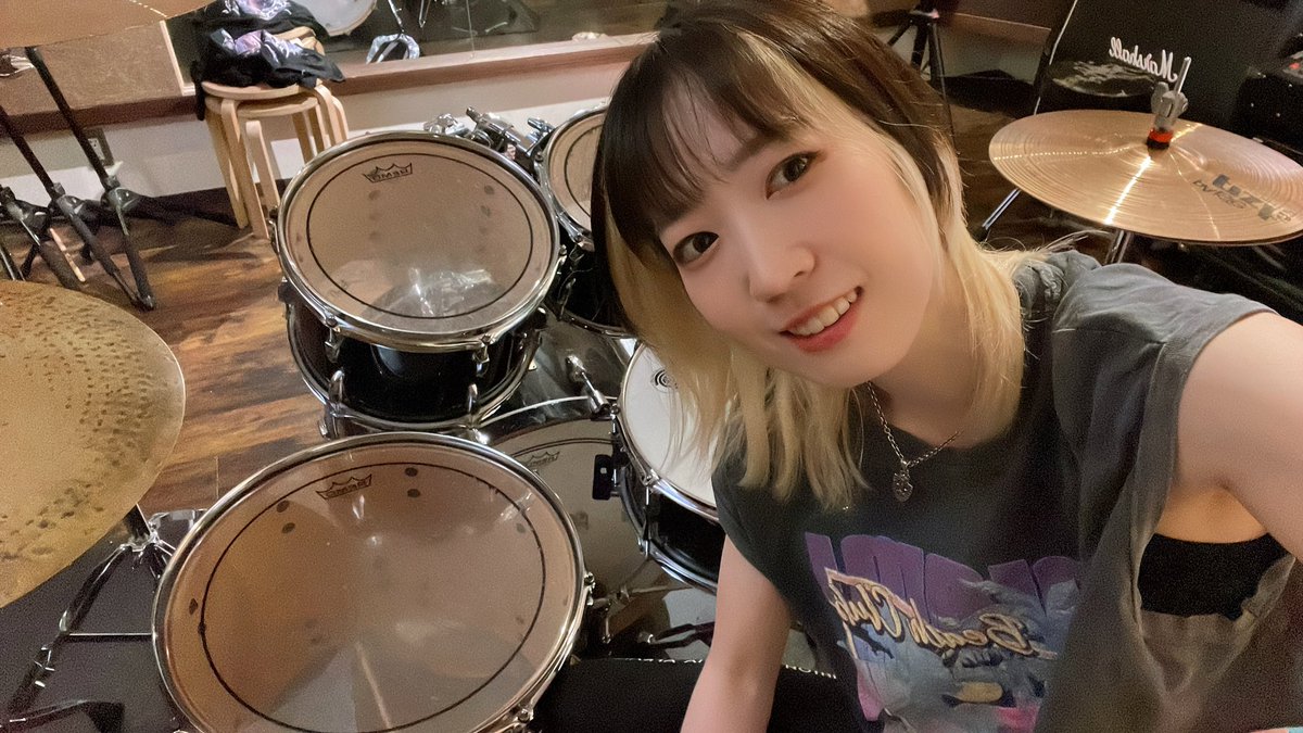 NATSUMiHareonna's tweet photo. 今日3時間スタジオ練🥁✨
あっという間だった😭 https://t.co/DsQJACwFoG