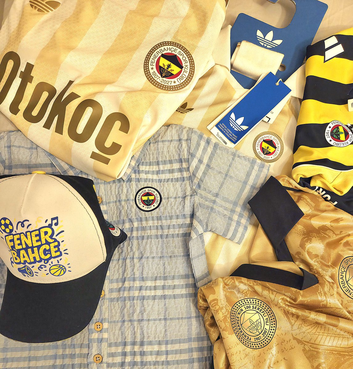 Gamze_1907_li's tweet photo. Moda gelir geçer, Fenerbahçelilik kalır 💛💙 https://t.co/E1R6Xg6MO6