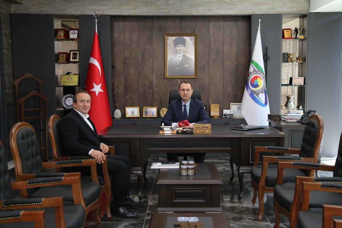 karabuktso's tweet photo. Garanti BBVA Karabük Şube Müdürü Rahmi Çağlaroğlu , Karabük Ticaret ve Sanayi Odası(KTSO) Yönetim Kurulu Başkanı Fatih Çapraz’ı ziyaret etti.

Ziyaretten duyduğu memnuniyeti dile getiren @fthcprz , nazik ziyaretleri için kendisine teşekkür etti.

#garantibbva
#karabüktso https://t.co/DbvdsLrDbg