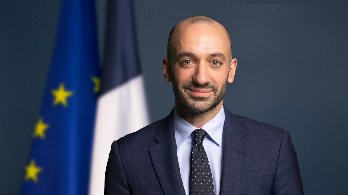 hchevrillon's tweet photo. Émission spéciale VivaTech! l’Europe peut-elle faire émerger ses géants de la tech ? @benjaminhaddad sera mon invité à 18h00. Souveraineté technologique, soutien aux startups, initiative « Choose European Tech », financement de l’innovation…plusieurs sujets sur la table! 🎙️📺 https://t.co/WVS0gkcspq