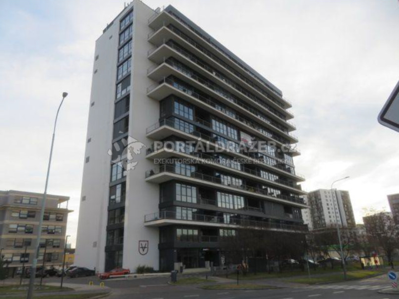 PortalDrazeb's tweet photo. ONLINE DRAŽBA: 
Rozestavěný LOFTOVÝ BYT S LODŽIÍ, PRAHA-MODŘANY 
- BJ v 8. NP 
- 68,6 m² + lodžie 11,6 m²
- recepce, prádelna, wellness, fitness, party room, na střeše terasy
📌Vyvolávací cena: 8 670 000 Kč
📌Online dražba: 18. 8. ve 13 h zde 👉 https://t.co/iGFzY6IFDu https://t.co/Vk1r66WYnF