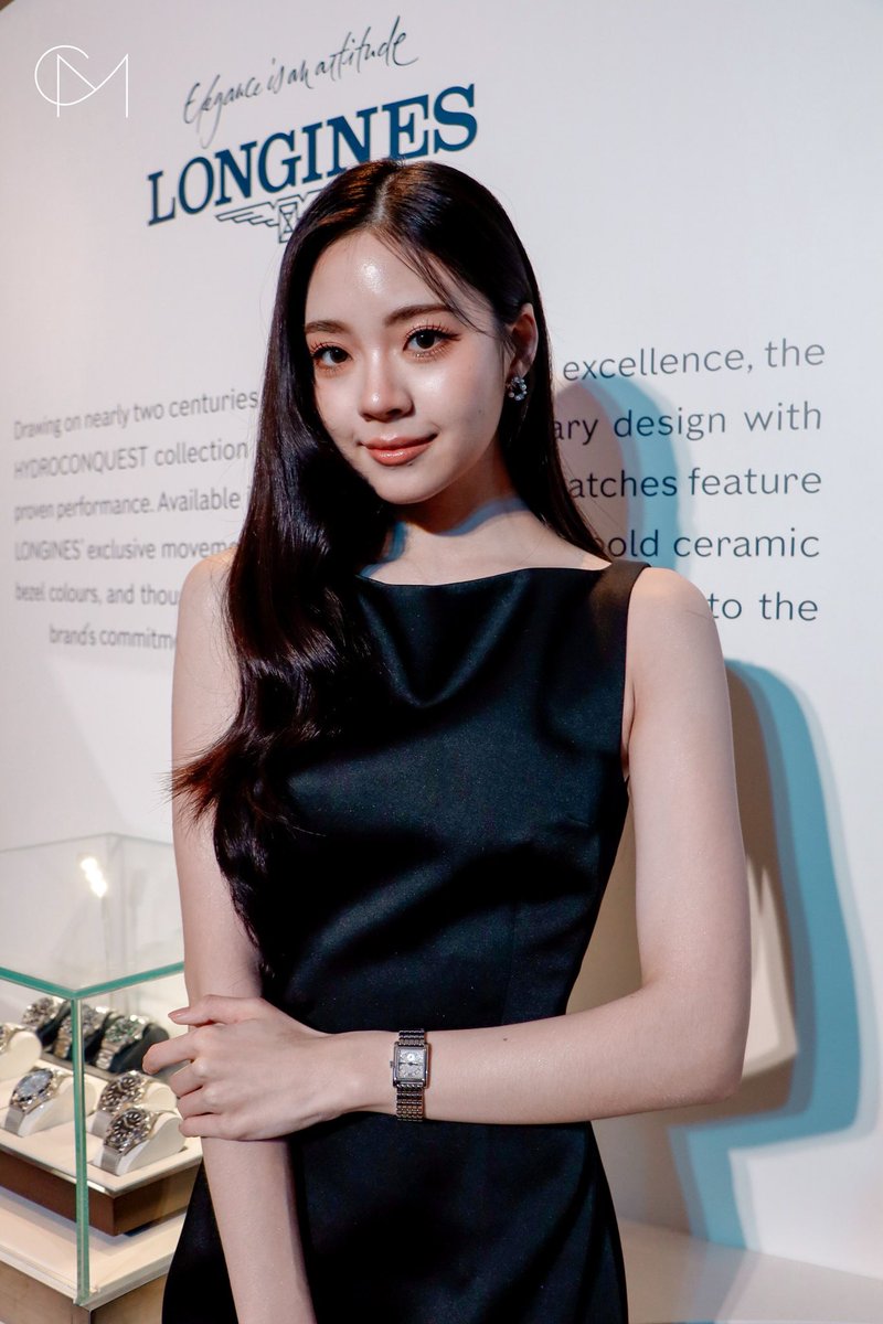 CM2Connect's tweet photo. สวย ออร่า เลอค่าสมมง “เอินเอิน ฟาติมา”ในบรรยากาศงานเปิดตัว Longines HydroConquest New Pop-up Store
#earnmuien #EarnearnFatima #เอินเอินฟาติมา
#LonginesThailand #EleganceisanAttitude #LonginesHydroConquest https://t.co/UjC5YjbeLK