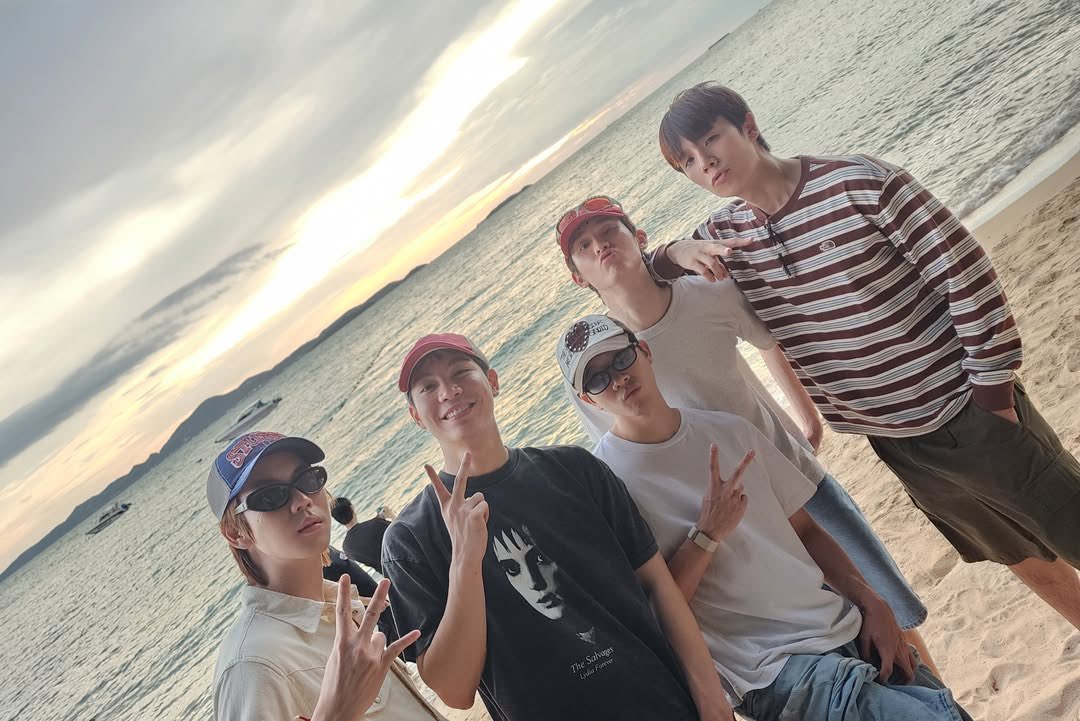 mitang_____'s tweet photo. 𓏔 IG Post jimmyyjp (26.06.17) ⟢ 𓈒

🤘🏻🤘🏻🤘🏻

JIMMYSEA GIVE ME MOMENTS

#GMMTVOuting2026 #jimmyyjp https://t.co/tVTkNgQ7A4