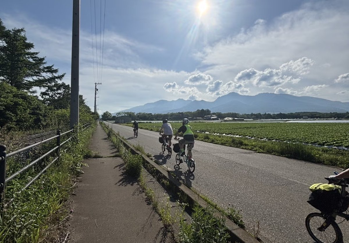 brompton_jp's tweet photo. 6/26-6/27 Brompton Japan代表の矢野が、自閉症の子どもたちや若者を支援するため 352kmチャリティライドに今年も挑戦します。

お寄せいただいた寄付金は全額、日本自閉症協会へ寄付されます。
寄付での応援はもちろん、ライドへの途中参加も大歓迎です。

詳しくはこちら👇
https://t.co/4xZ7kNFZ3P https://t.co/4djr2A0nkB