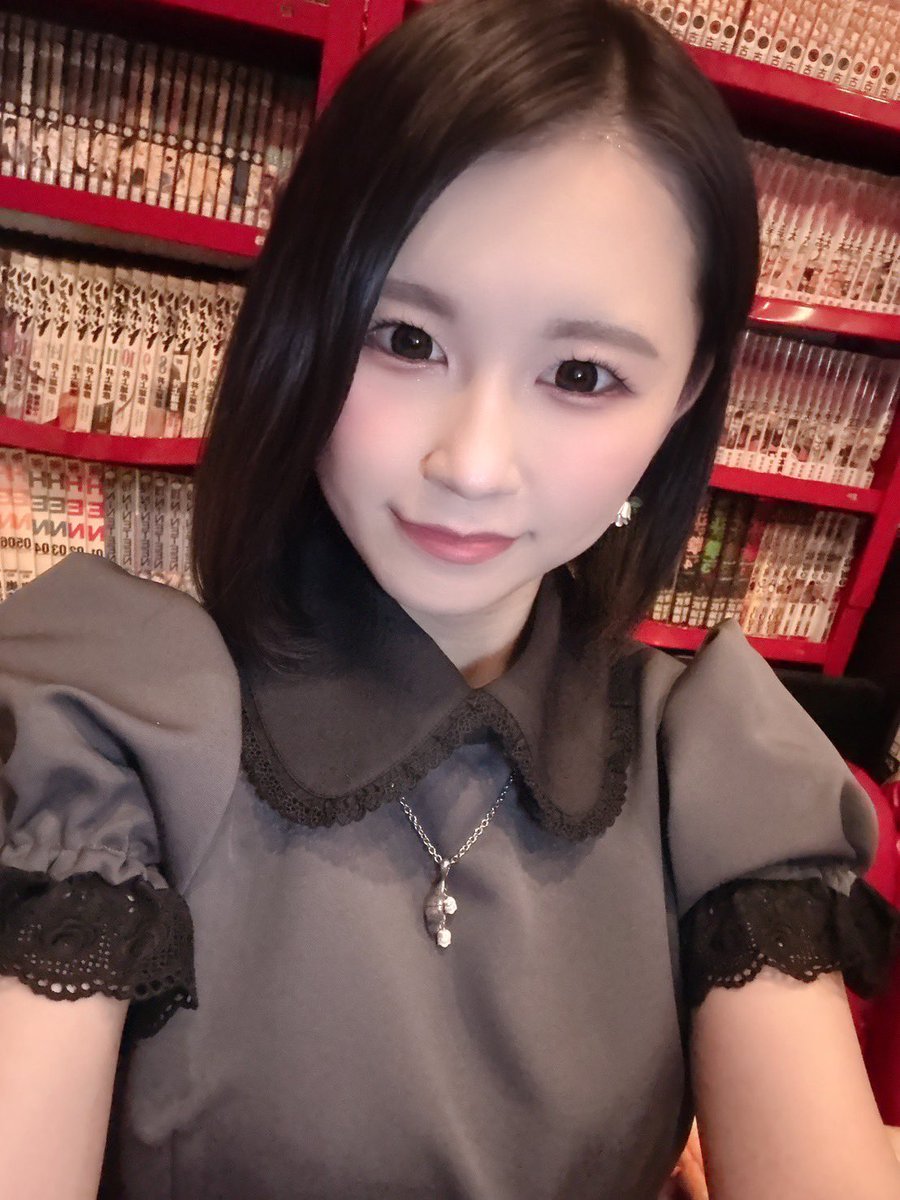 loop_akihabara's tweet photo. 搭乗しました！すずらんです𓍯*̩̩͙⸝⋆

本日はきりさんとなのさんとご一緒！
きりさんと搭乗被るの初めてだ…！嬉しい🫶🫶
すずらんは今月最後の搭乗なので皆とワイワイできたらいいな😌💭💭
お待ちしております！

すずらん（@Suzuran__loop）

#ダーツ　#メイド　#秋葉原 https://t.co/puea3v4jFM