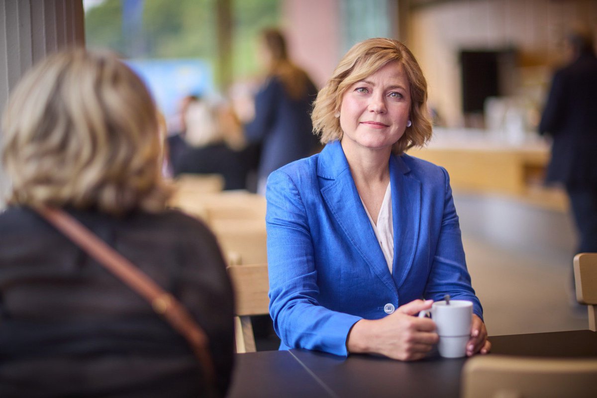 HennaVirkkunen's tweet photo. The State of the Digital Decade Report is out!

The message is clear: Europe has laid solid foundations for its digital transformation.

At the same time, continued efforts will be needed to achieve our common 2030 targets.

The challenge now is execution &amp; delivery at scale. https://t.co/jAYmJtrEpt