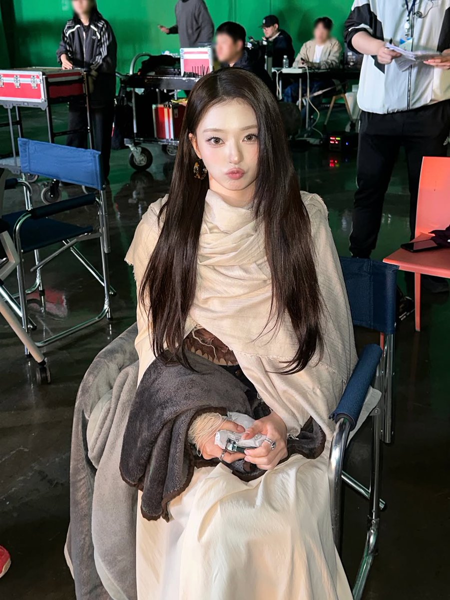 fiq_D_flover's tweet photo. [💌officialfromis_9] -Instagram Update-

#AD fromis_9 LIKES AION2 BETTER too ♡

#fromis_9 #프로미스나인
@realfromis_9 https://t.co/dr8uS13o9Q