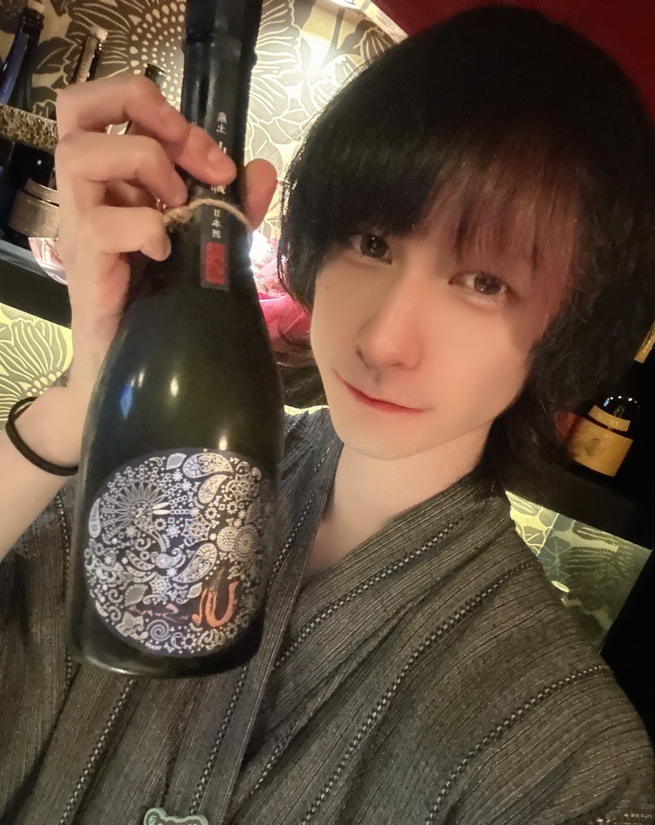 barageha's tweet photo. おはようございます☀

暑い！我慢できずエアコンガンガンです。
せっかくストーブつけなくなったのに次はエアコン。ガスも電気も高いんじゃ！
寝る時にハッカ油でも塗りまくって寝ようかしら🤔
今年も冷え冷えボディーソープが輝きそう✨

21時までチャージ込1000円おでんセットやってます🍢
#日本酒 https://t.co/TJ5dYcTiV5
