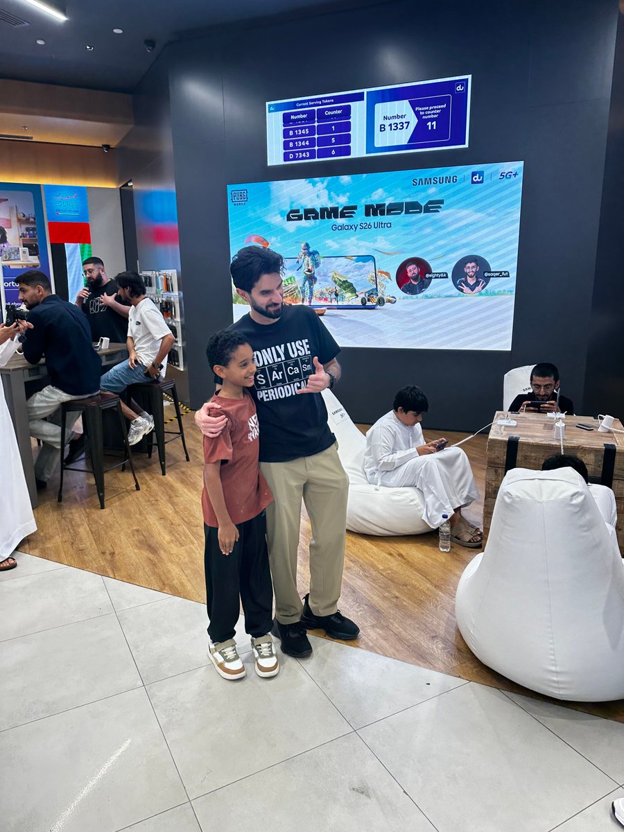 1ofcreators's tweet photo. Big days for the six influencers who ran the floor. 

PUBG MOBILE squads, a crowd that followed them in, and not a quiet moment across the samsung du Game Mode activation. This group never misses.

#PUBGMOBILE #Gaming #Dubai https://t.co/RuJM7VUpsE