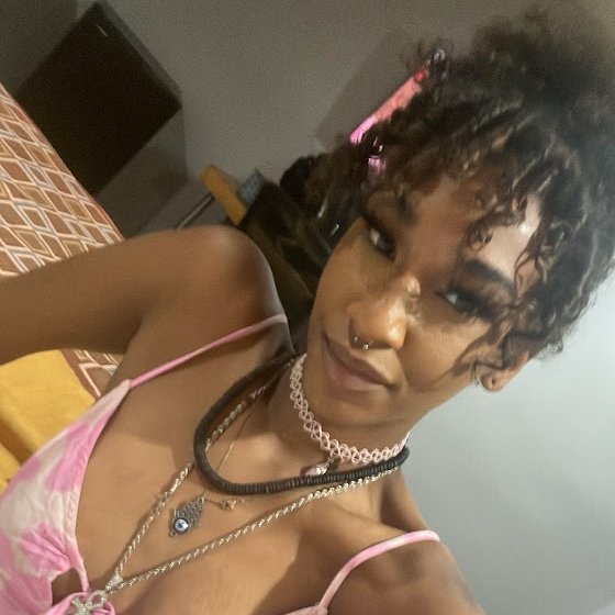 rayerevealed's tweet photo. 49 more followers until 1,000! #1kfollowers Thank yall for the support and keep lusting over your fave ebonii3!! https://t.co/7RrtyOHrtx