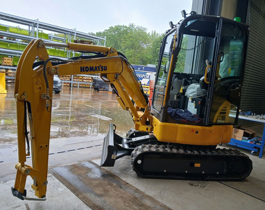 McHaleKomatsu's tweet photo. Mighty and mini - two excavators undergoing PDI in Redditch before heading to site.
PC220LC-12
173 HP
24,000 - 24,885 kg
https://t.co/QC7NPiW5FV
PC26MR-5
21.2 HP
2,640 - 2,900 kg
https://t.co/pfurEdyexv
#creatingvaluetogether #mchalekomatsu #komatsu #pc220 #pc26 https://t.co/nHwtBR6LSs