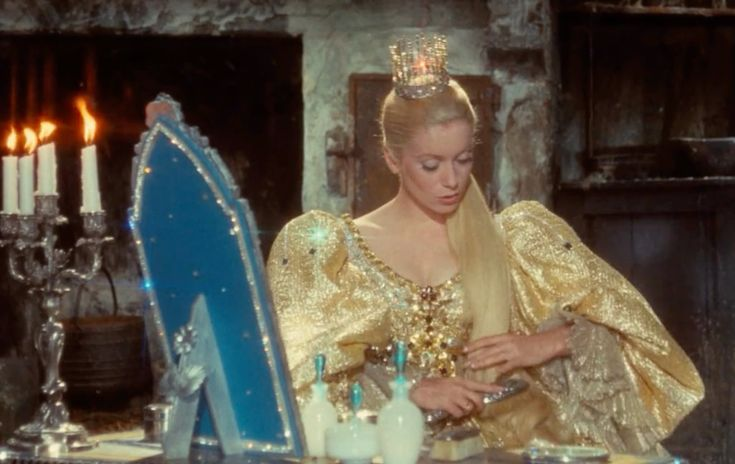 y2kiiidz's tweet photo. kiiikiii x donkey skin (1970) dir. jacques demy https://t.co/JHpb3uGGDW