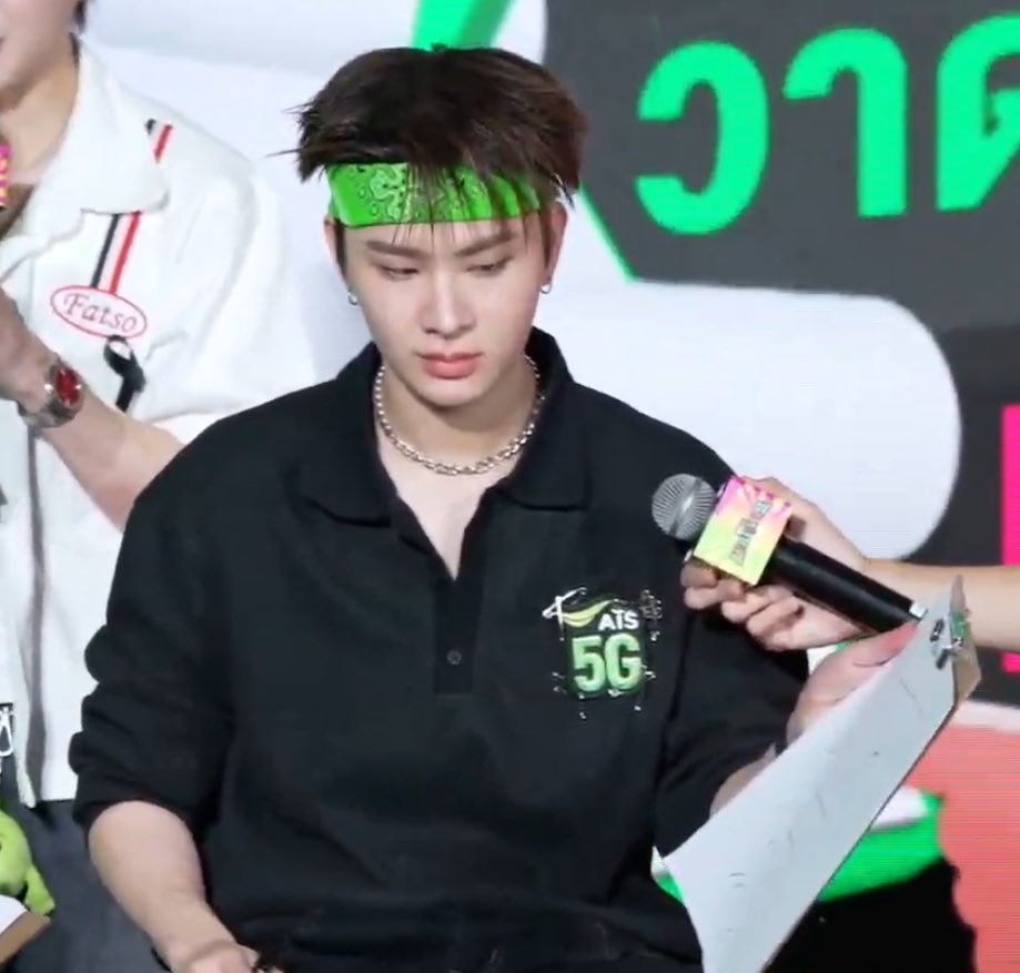 owof27's tweet photo. ชอบเวลาน้องไทยตอนตั้งใจทำอะไรอะ หล่อเท่มาก 🫶🏻💚

#THAIchayanon
#AIS5GBATTLEVERSE
#SPEEDYGREEN https://t.co/Vx5aqTZbuU