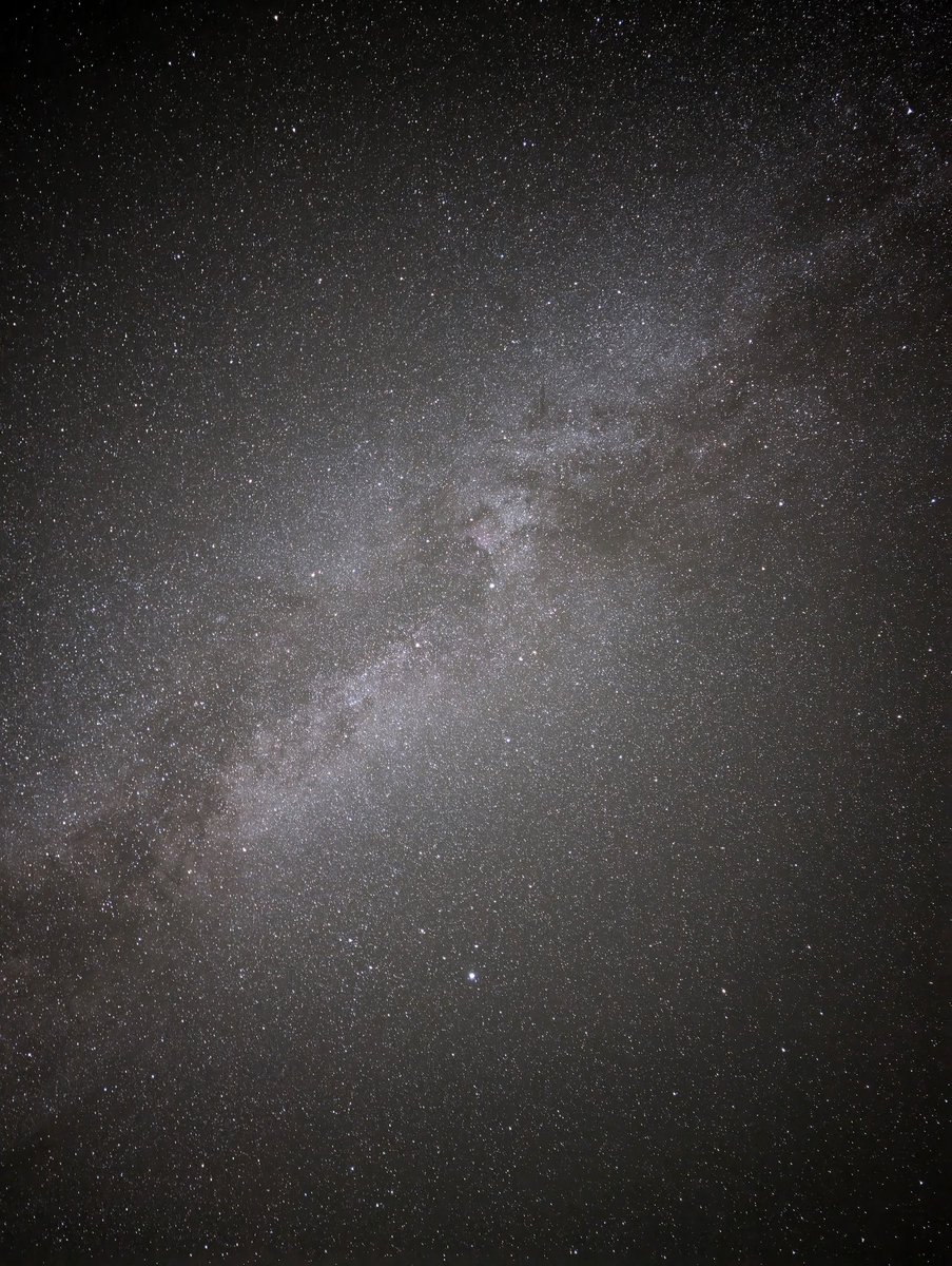 iamwool's tweet photo. the stars are so bright and prettyy. saw some shooting stars too 🌌🌠 https://t.co/OQ32QSKHWF