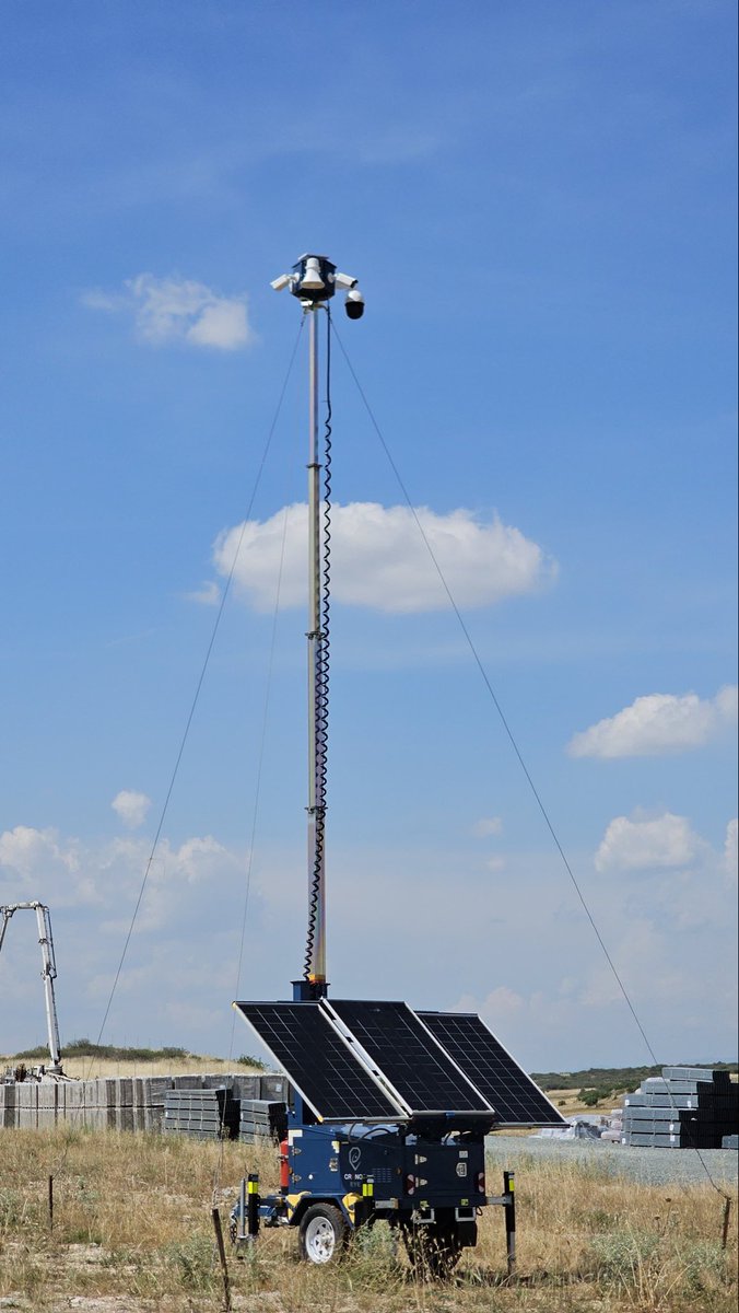 CronosEye's tweet photo. 🛡️ Cronos Eye: Security without boundaries. Compact, powerful, and ready for action in any environment. The next generation of surveillance is here.

#CronosEye #CronosSecurity #SurveillanceSystem #RenewableEnergy #Drones https://t.co/r3xUXsih0x