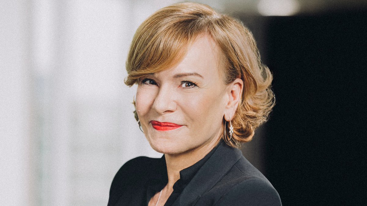 hchevrillon's tweet photo. À 18h10, Barbara Lavernos, DGA de @lorealfrance, sera mon invitée. Après son partenariat avec @OpenAI , comment L’Oréal compte-t-il utiliser l’IA pour réinventer l’expérience client, le marketing et le commerce ? Le groupe peut-il prendre l’avantage dans la beauté augmentée ? 💄 https://t.co/VE7ufOregO