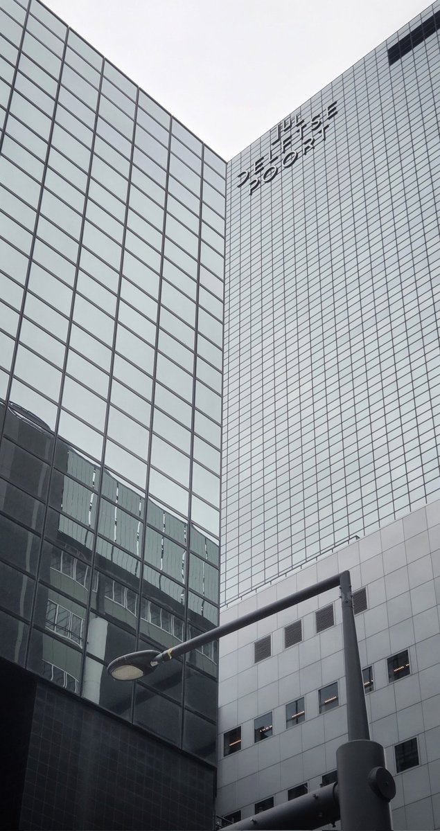 PeterMotta4's tweet photo. Weena Rotterdam
Nationale-Nederlanden en De Delftse Poort https://t.co/hAashDfK02